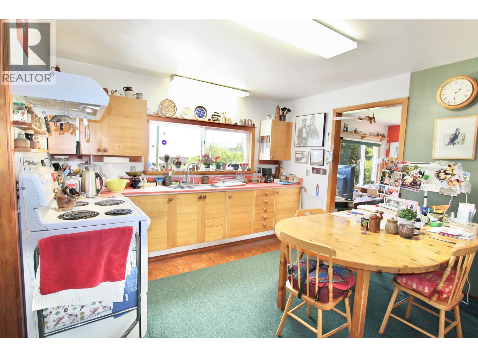 556 Davis Road, Daajing Giids Rural, British Columbia  V0T 1Y0 - Photo 16 - R3121574
