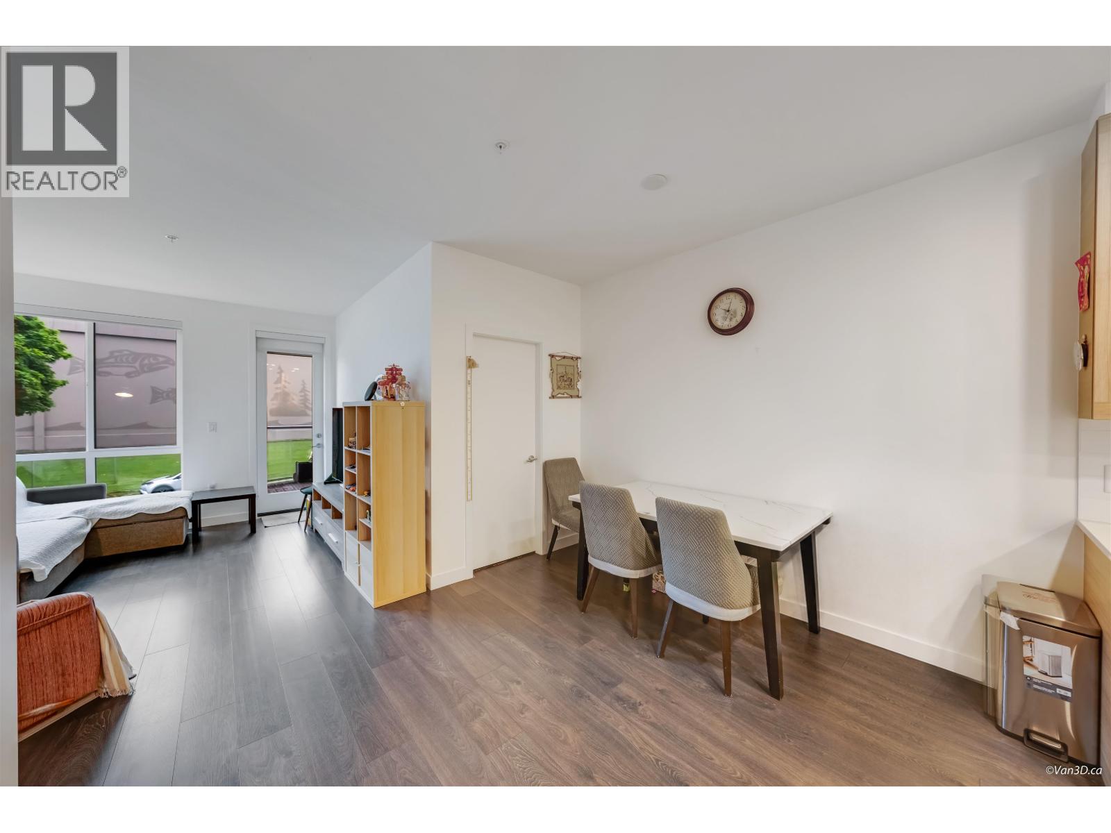 209 7133 14th Avenue, Burnaby, British Columbia  V3N 0H5 - Photo 4 - R3123595