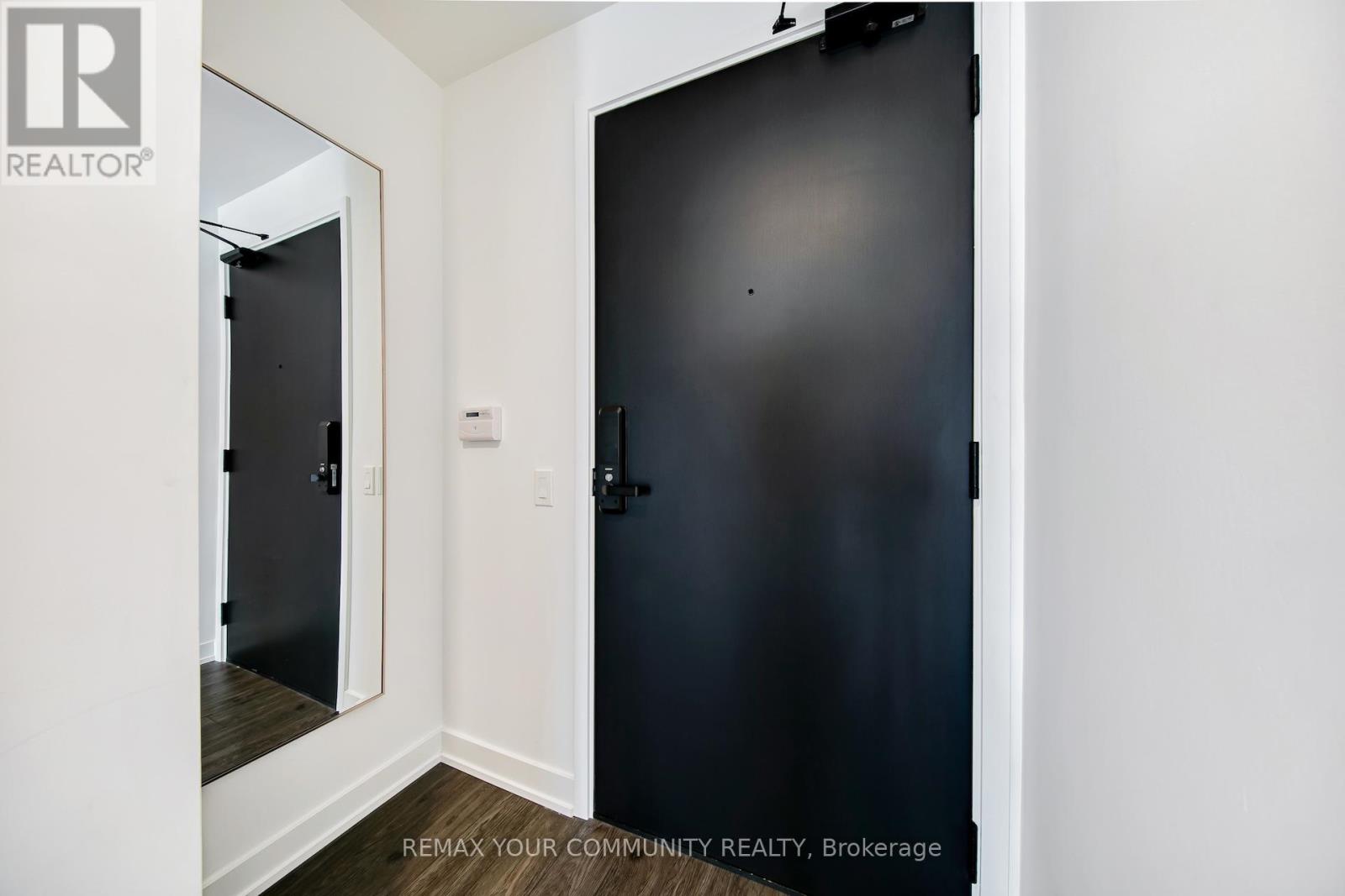 5012 - 88 Queen St. East Street, Toronto, Ontario M5C 0B6 - Photo 2 - C13136936