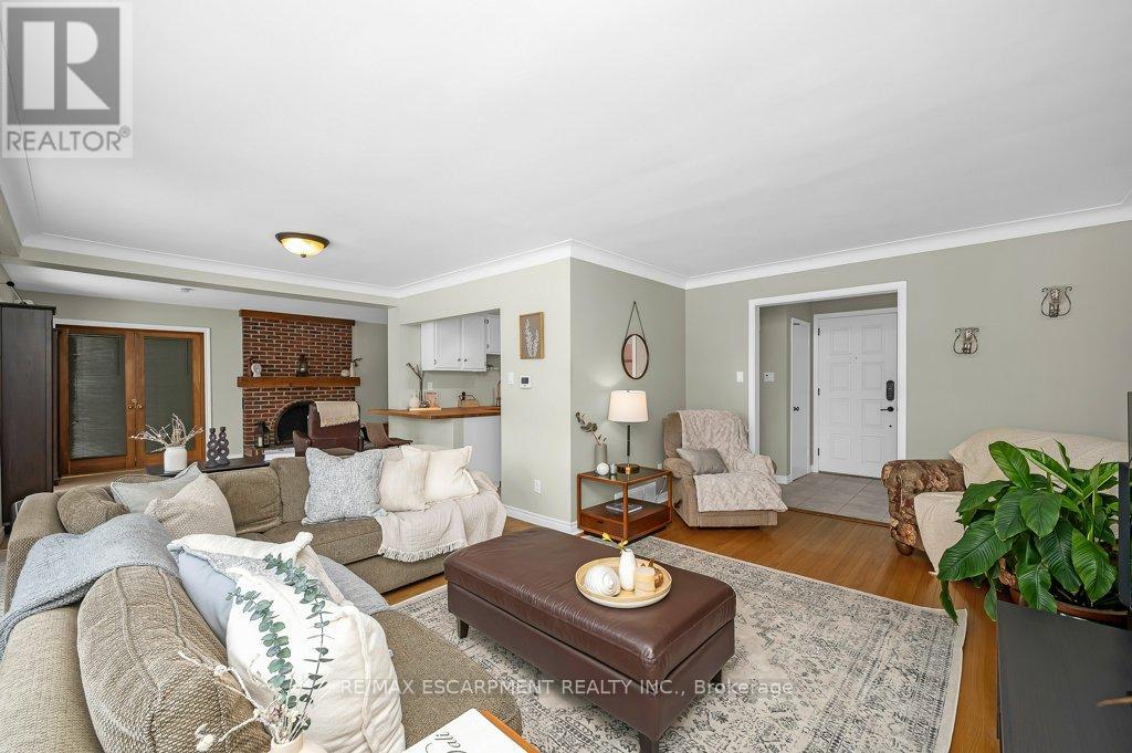 345 Sandlewood Road, Oakville, Ontario  L6L 3S1 - Photo 12 - W12976824