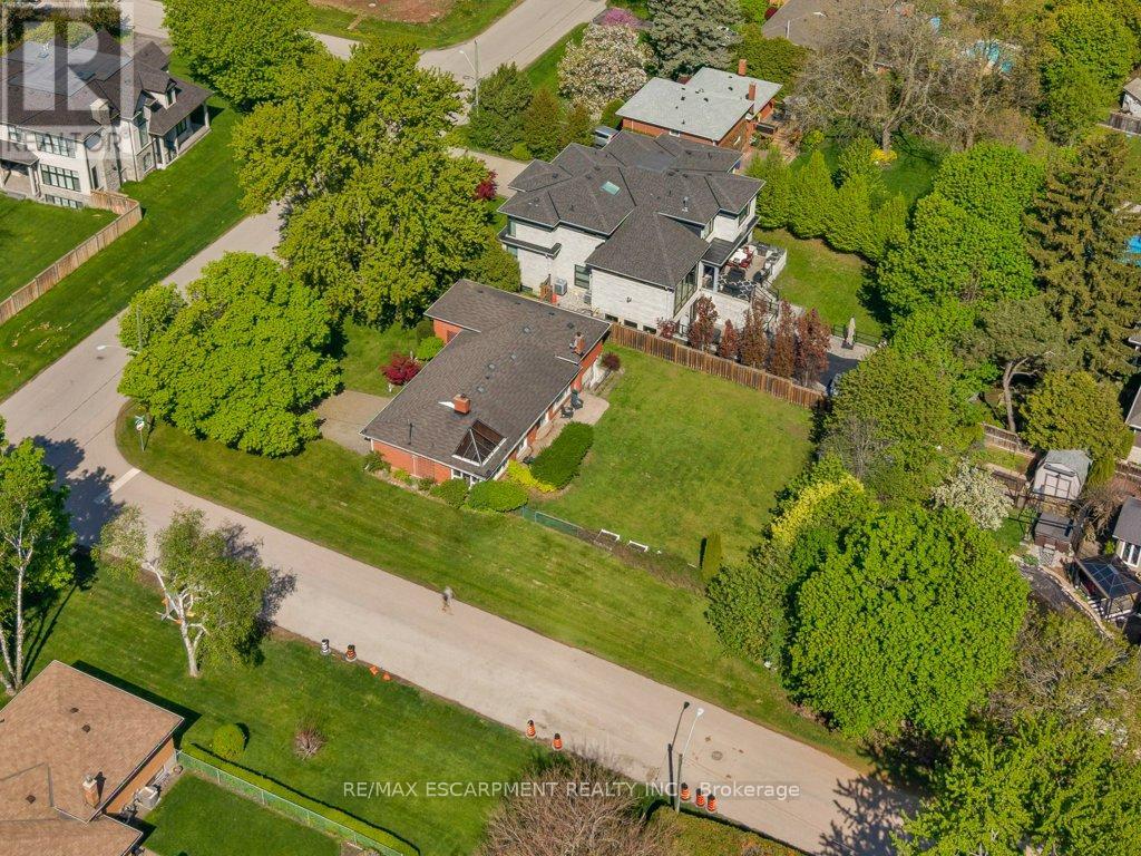 345 Sandlewood Road, Oakville, Ontario  L6L 3S1 - Photo 2 - W12976824