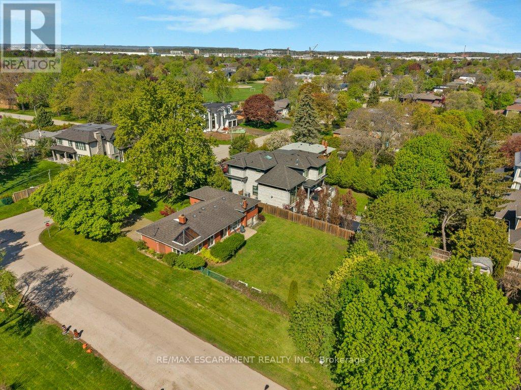 345 Sandlewood Road, Oakville, Ontario  L6L 3S1 - Photo 41 - W12976824