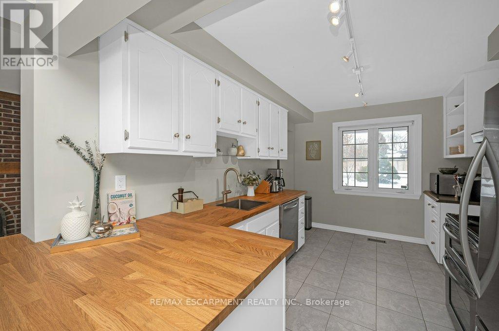 345 Sandlewood Road, Oakville, Ontario  L6L 3S1 - Photo 20 - W12976824
