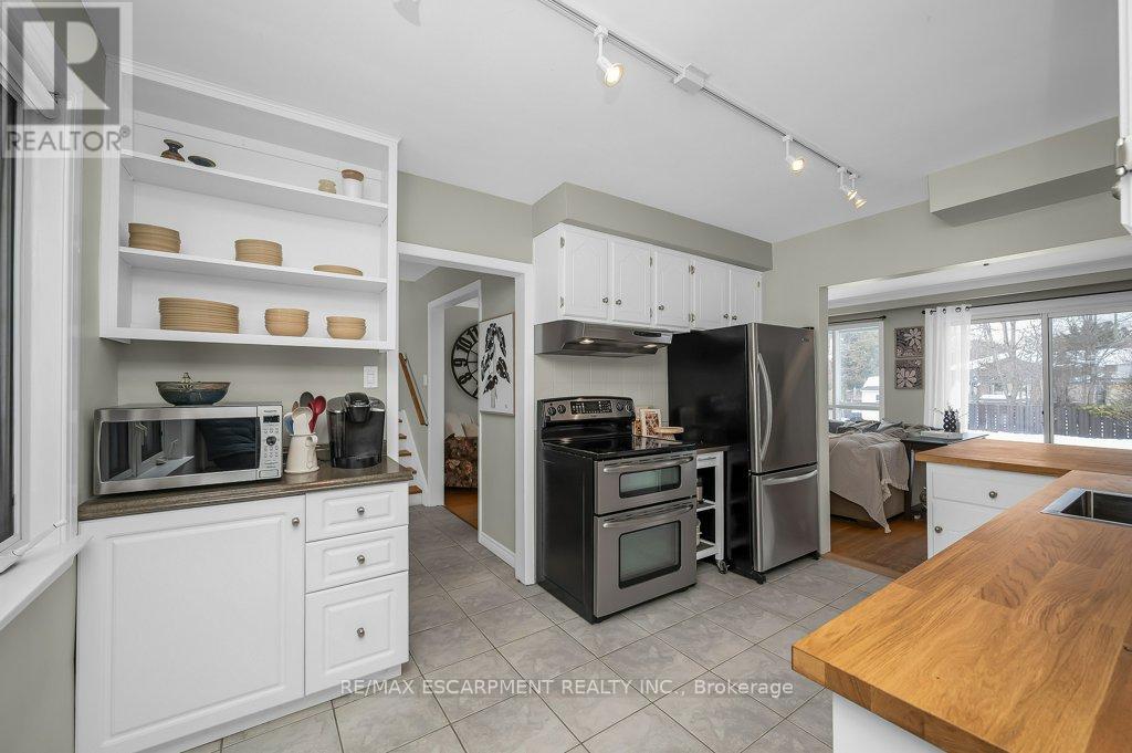 345 Sandlewood Road, Oakville, Ontario  L6L 3S1 - Photo 22 - W12976824