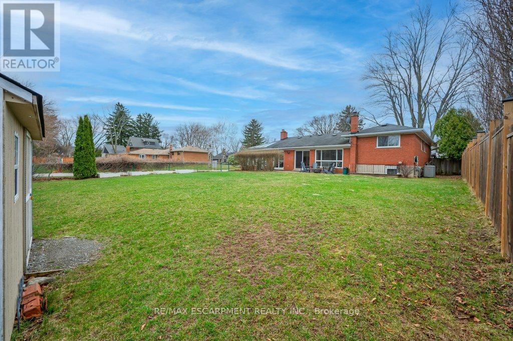 345 Sandlewood Road, Oakville, Ontario  L6L 3S1 - Photo 39 - W12976824