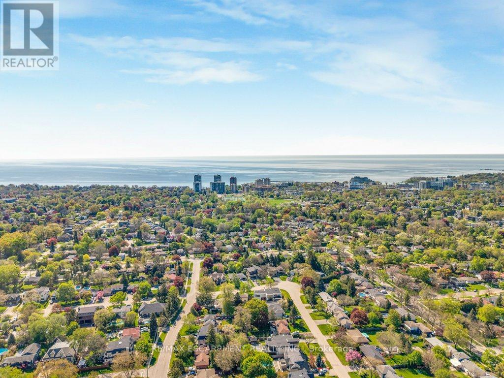 345 Sandlewood Road, Oakville, Ontario  L6L 3S1 - Photo 44 - W12976824