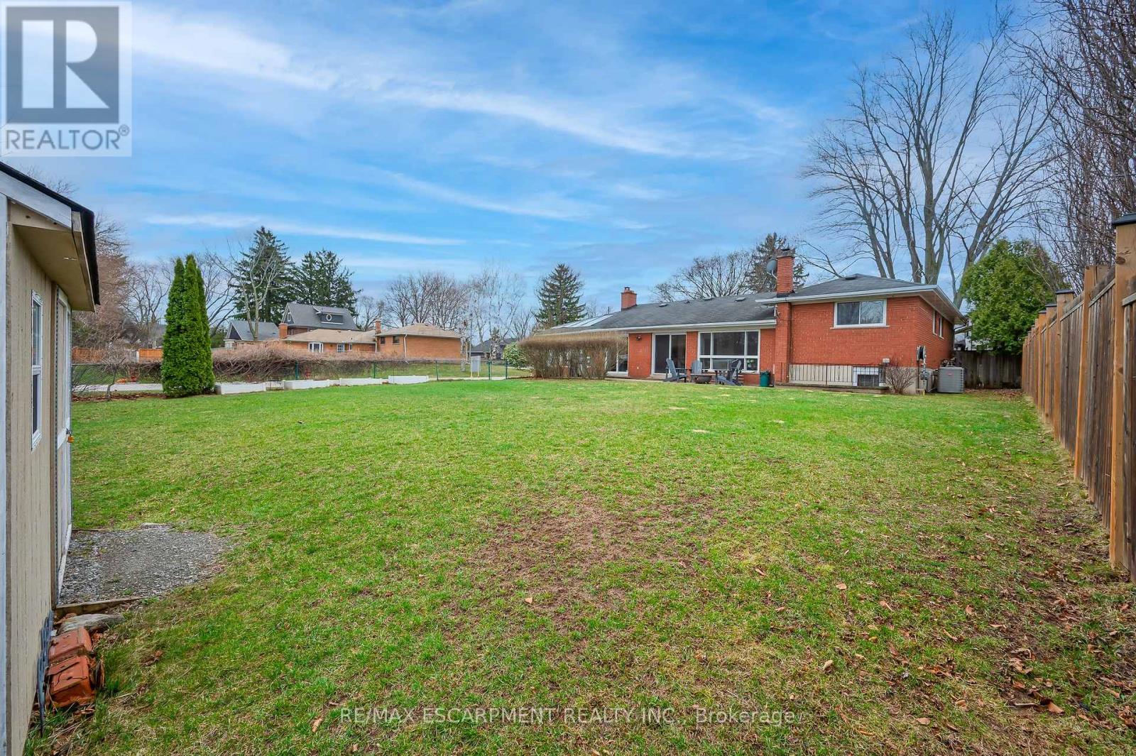 345 Sandlewood Road, Oakville, Ontario  L6L 3S1 - Photo 5 - W12976824