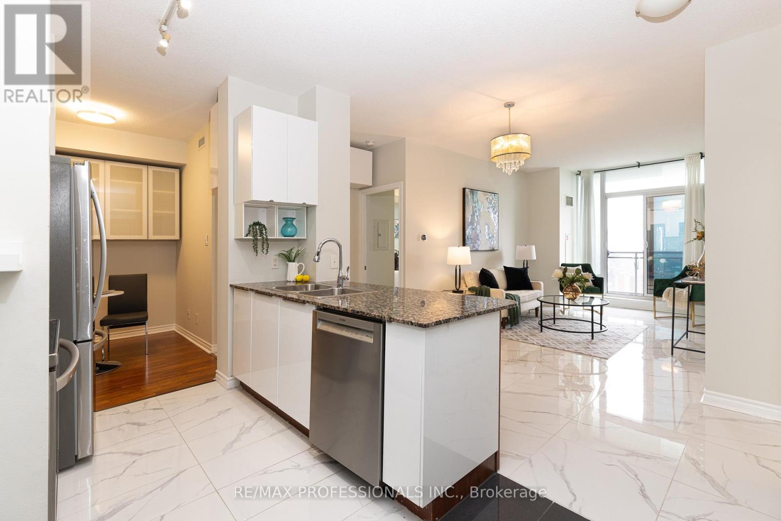 2701 - 3525 Kariya Drive, Mississauga, Ontario  L5B 0C2 - Photo 2 - W13139050