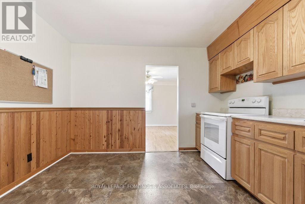 40 Church Street, Laurentian Hills, Ontario  K0J 1J0 - Photo 15 - X13145346