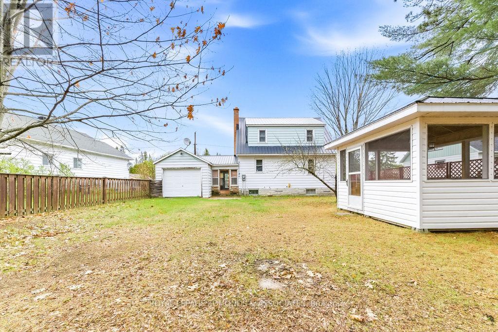 40 Church Street, Laurentian Hills, Ontario  K0J 1J0 - Photo 6 - X13145346
