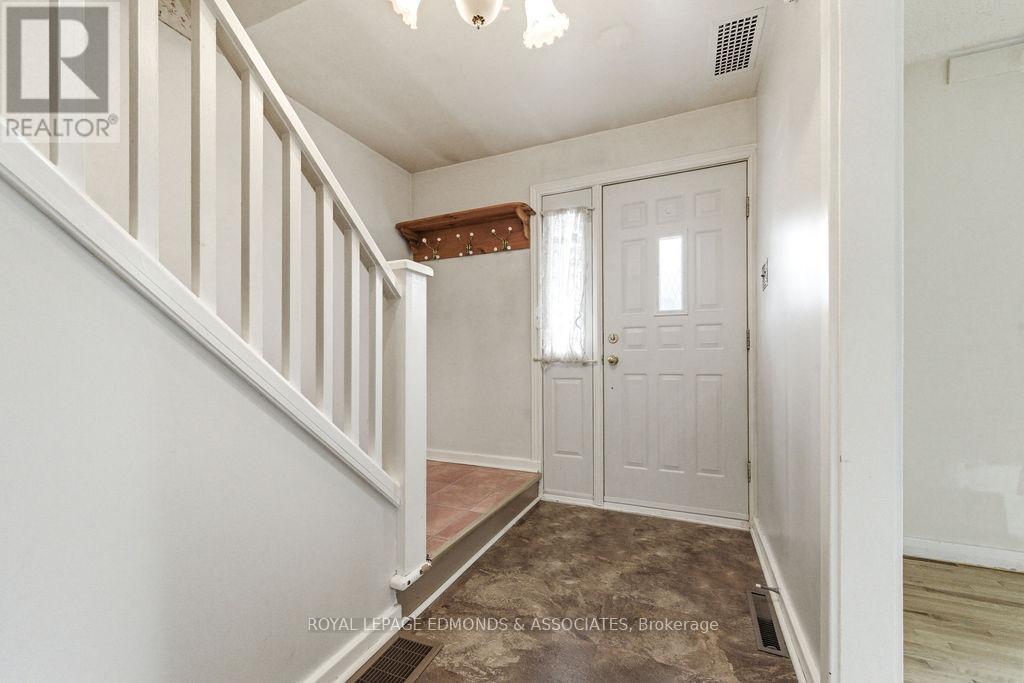 40 Church Street, Laurentian Hills, Ontario  K0J 1J0 - Photo 9 - X13145346