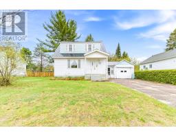 40 CHURCH STREET, Laurentian Hills, Ontario