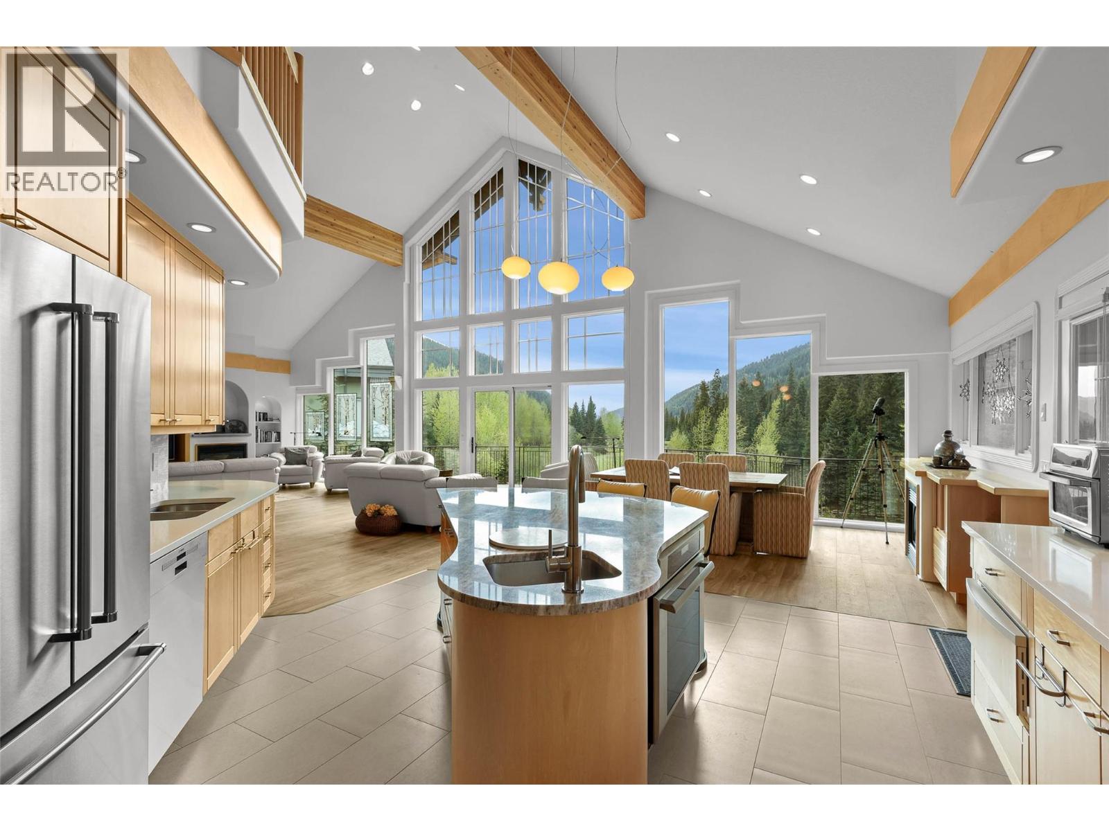 2402 Fairways Drive, Sun Peaks, British Columbia  V0E 5N0 - Photo 11 - 10387739