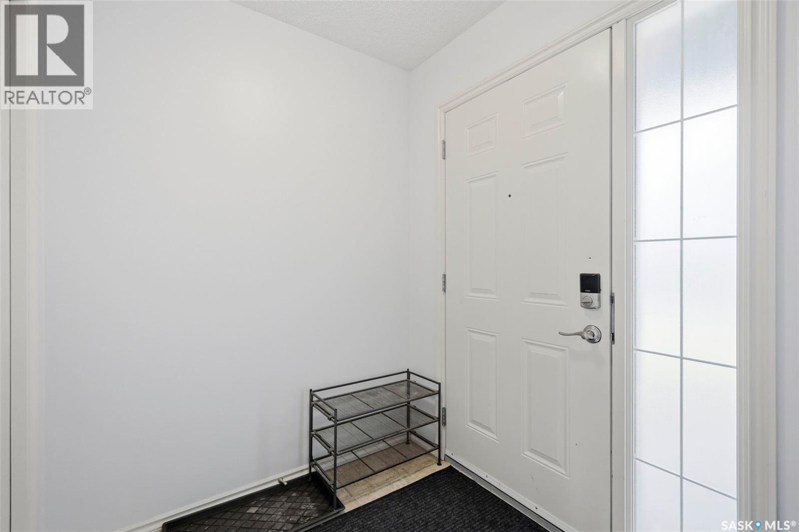 111 105 Lynd Crescent, Saskatoon, Saskatchewan  S7T 0C3 - Photo 4 - SK036339