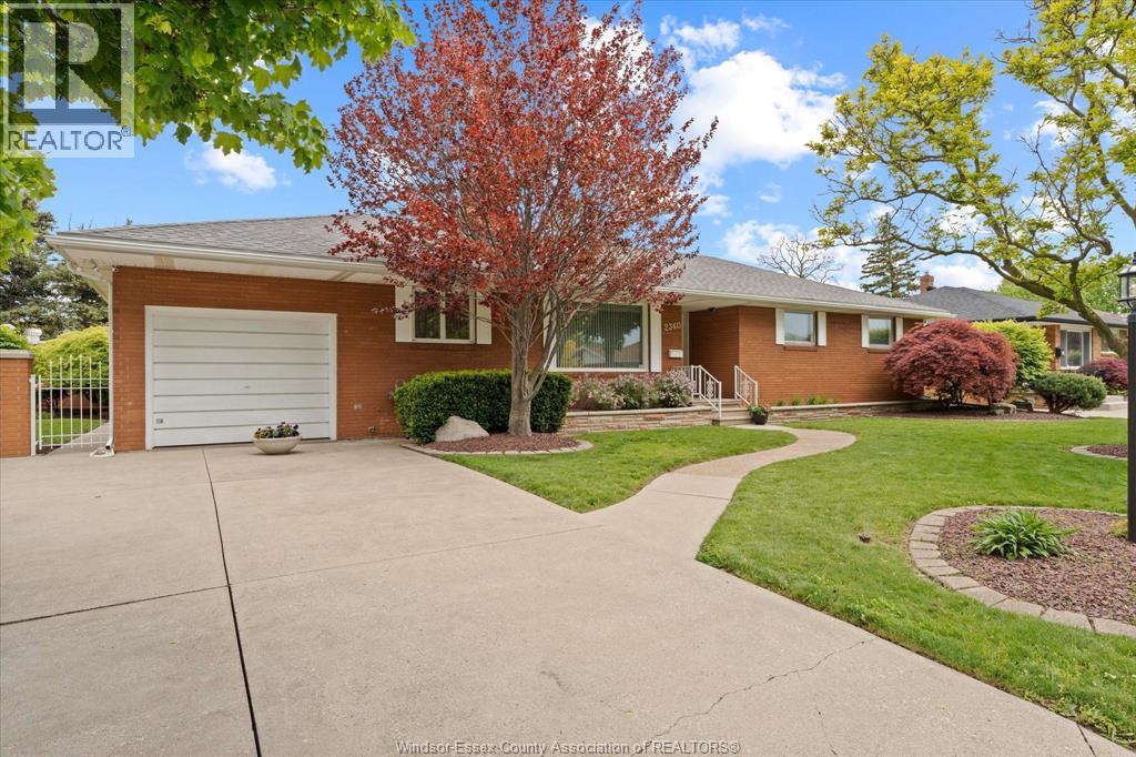 2360 Leonard Road, Windsor, Ontario N8W 4L7 - Photo 2 - 26011470