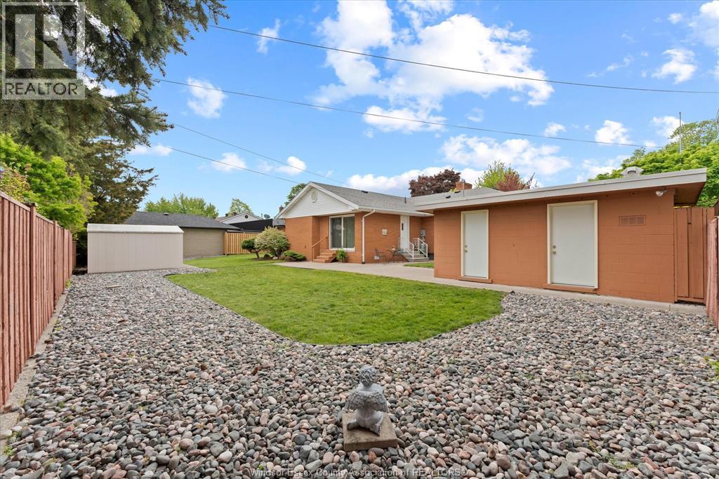 2360 Leonard Road, Windsor, Ontario N8W 4L7 - Photo 41 - 26011470