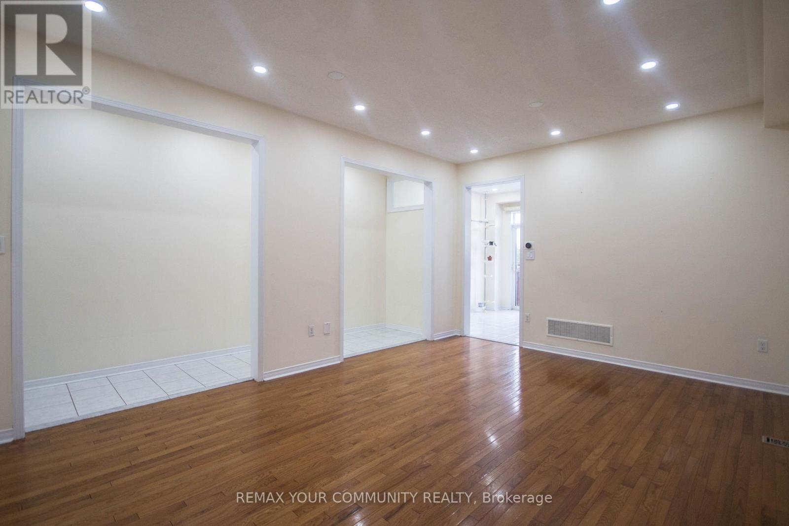 15 Voysey Way, Markham, Ontario L3S 0B4 - Photo 2 - N12908482
