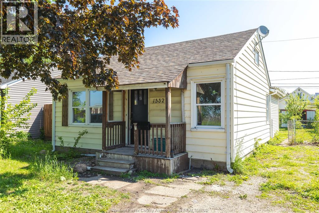 1532 Janette, Windsor, Ontario N9A 4Z0 - Photo 1 - 26011504