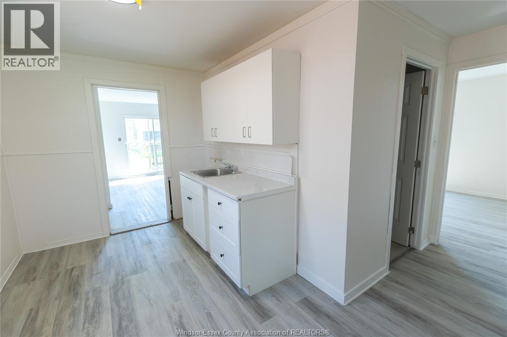 1532 Janette, Windsor, Ontario N9A 4Z0 - Photo 5 - 26011504