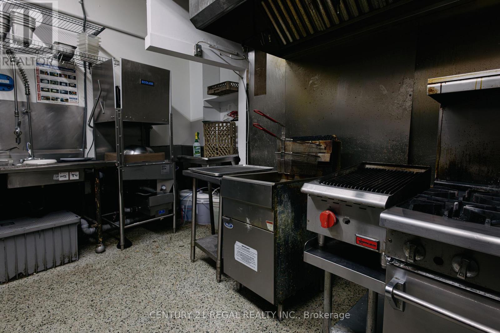 656 College Street, Toronto, Ontario  M6G 1B8 - Photo 17 - C13145370