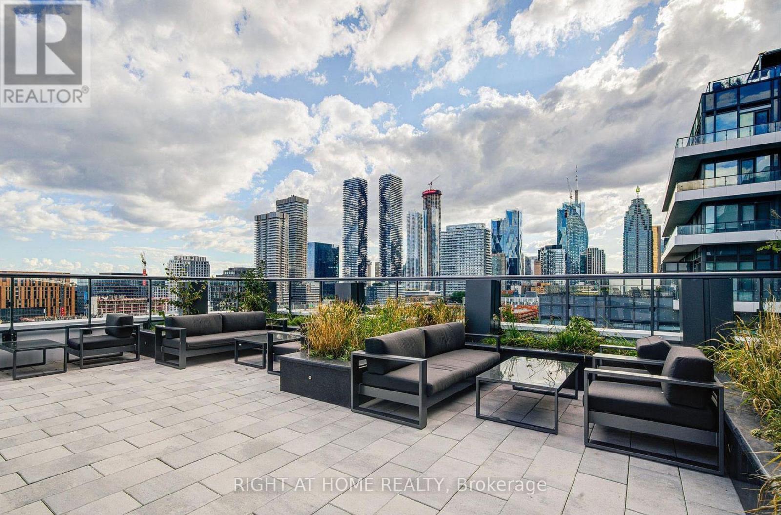 2815 E - 70 Princess Street, Toronto, Ontario  M5A 0X6 - Photo 3 - C13145386