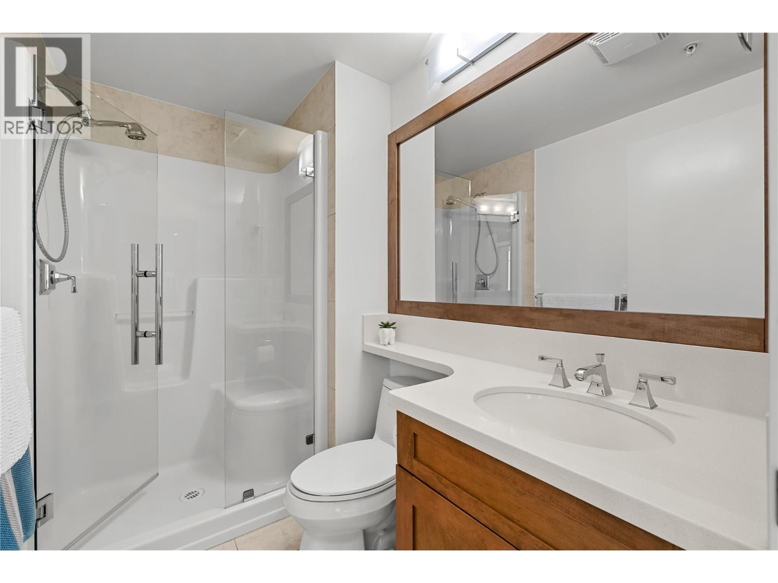 1075 Sunset Drive Unit# 2107, Kelowna, British Columbia  V1Y 9Y9 - Photo 5 - 10375719