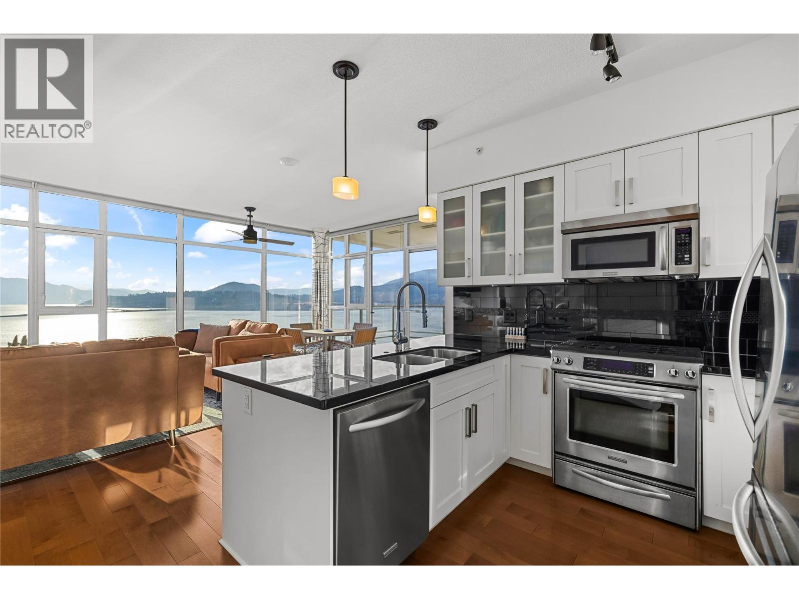 1075 Sunset Drive Unit# 2107, Kelowna, British Columbia