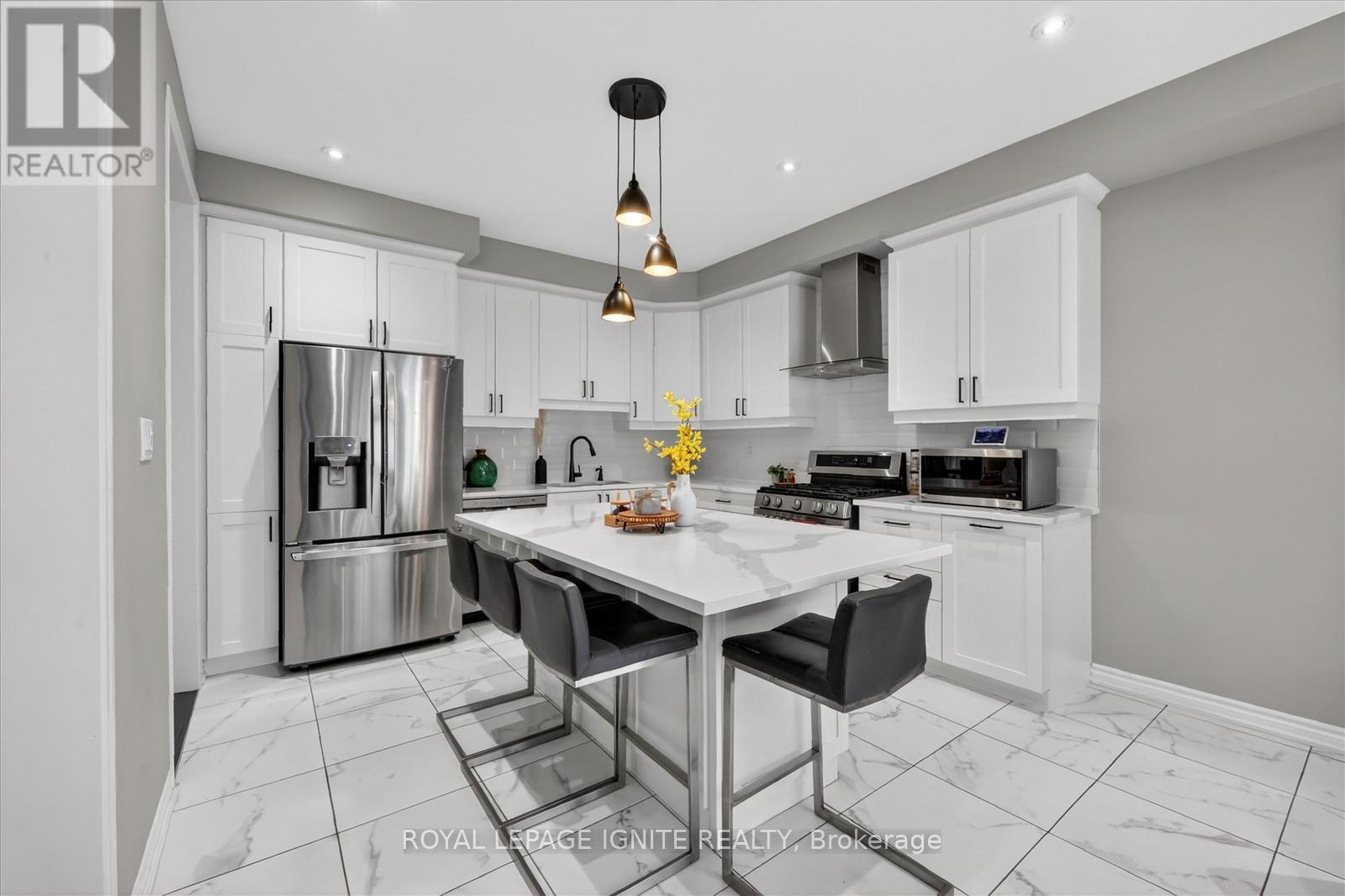 2835 Foxden Square, Pickering, Ontario  L1X 0N9 - Photo 6 - E13145238