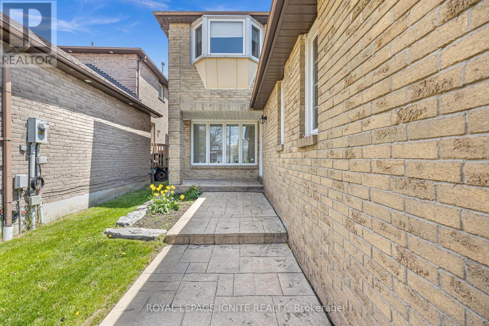 23 Shallice Court, Toronto, Ontario  M1B 4W7 - Photo 5 - E13145278