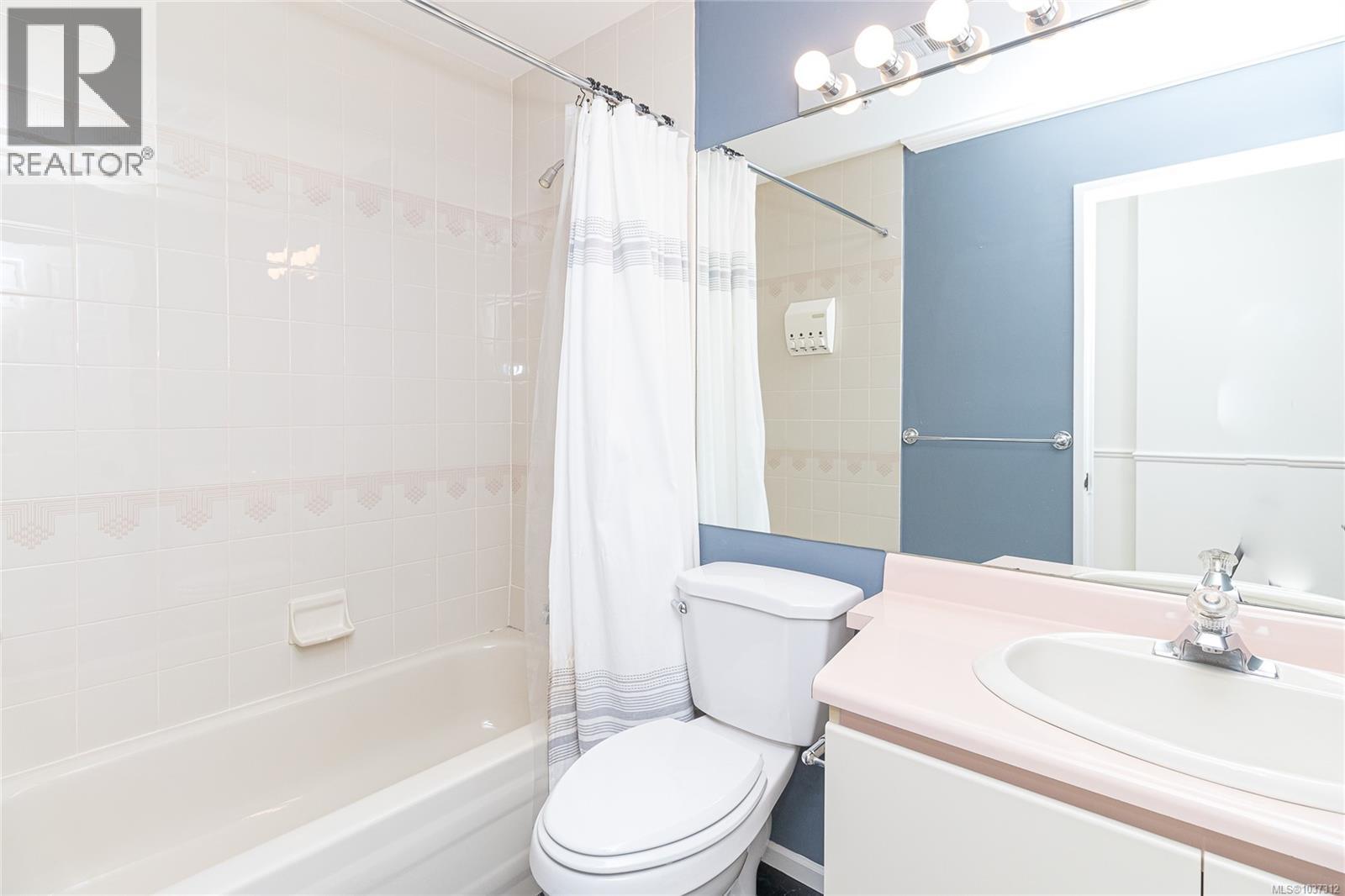 1702 1020 View St, Victoria, British Columbia  V8V 4Y4 - Photo 24 - 1037312