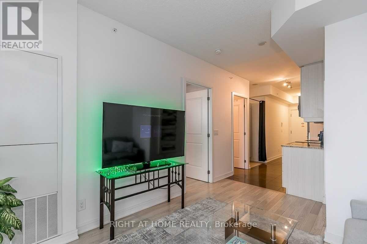 2213 - 9201 Yonge Street E, Richmond Hill, Ontario  L4C 1H9 - Photo 4 - N13145152