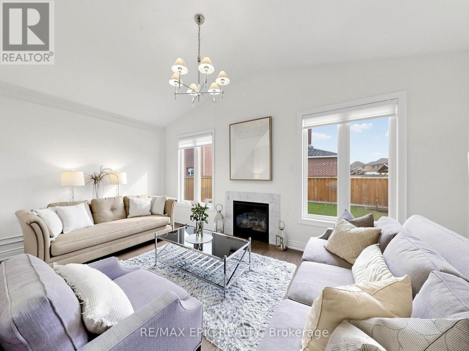 122 Scarlet Way, Bradford West Gwillimbury (Bradford), Ontario  L3Z 4J2 - Photo 2 - N13145254