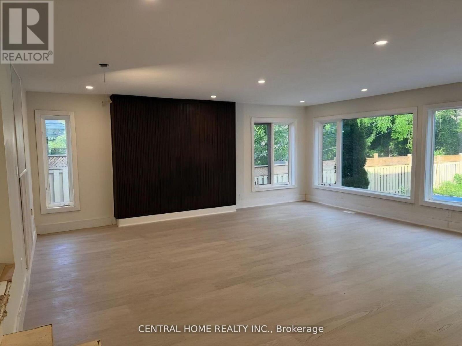 206 Parkview Crescent, Newmarket, Ontario  L3Y 2C8 - Photo 8 - N13145452