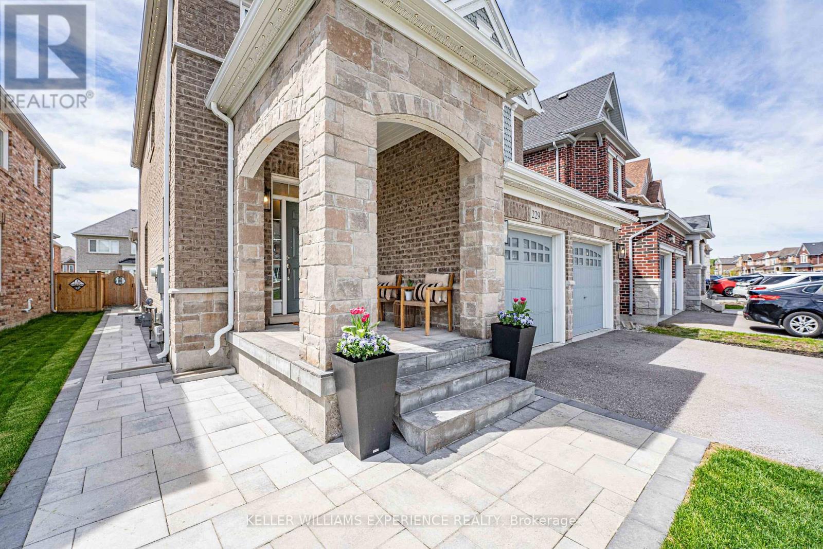 229 Blue Dasher Boulevard, Bradford West Gwillimbury, Ontario  L3Z 4H8 - Photo 6 - N13145466