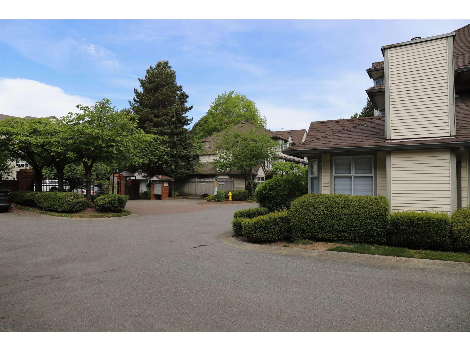 104 8060 121a Street, Surrey, British Columbia V3W 0S5 - Photo 4 - R3125026