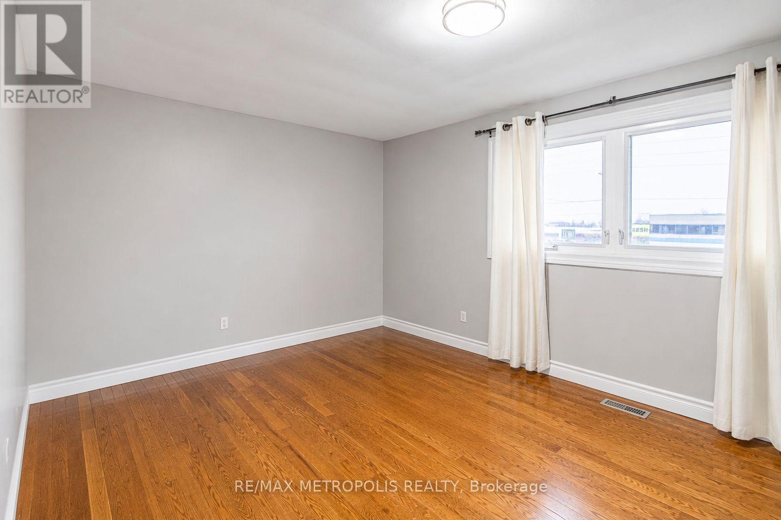 1098 Cedar Street, Oshawa, Ontario L1J 3R9 - Photo 7 - E13032494