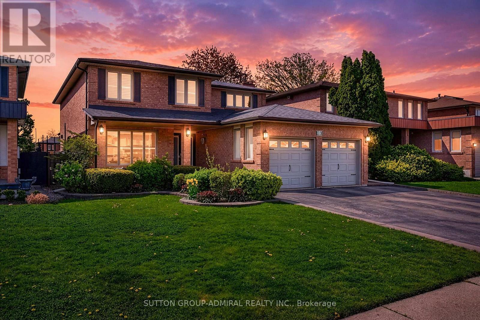 33 TRITON AVENUE, Vaughan, Ontario