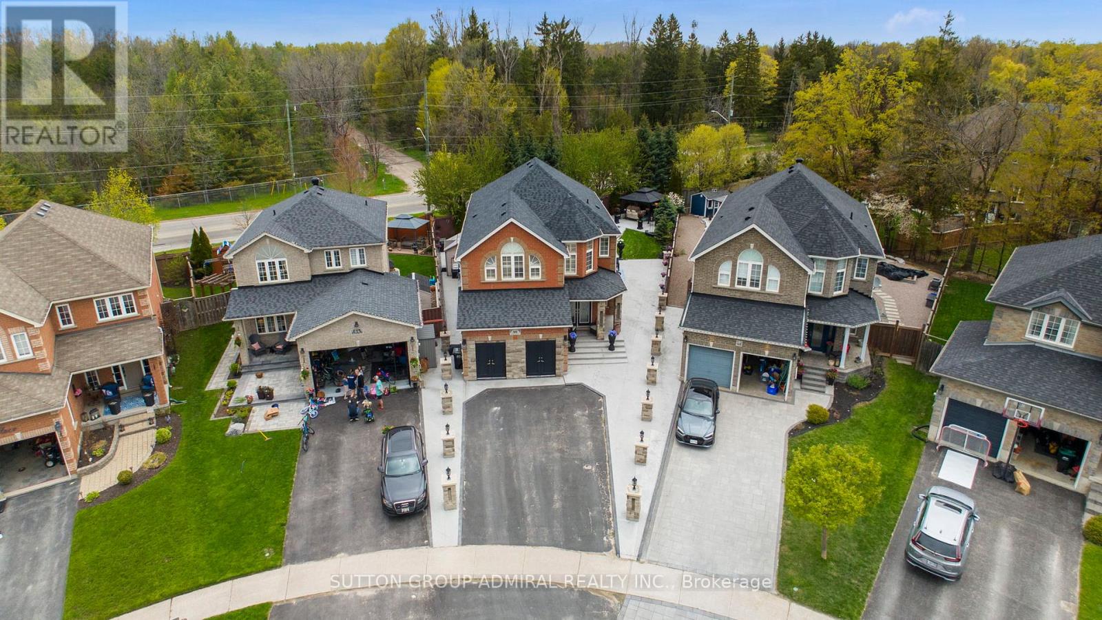 46 Balmoral Place, Barrie, Ontario  L4N 0Y9 - Photo 2 - S13145288