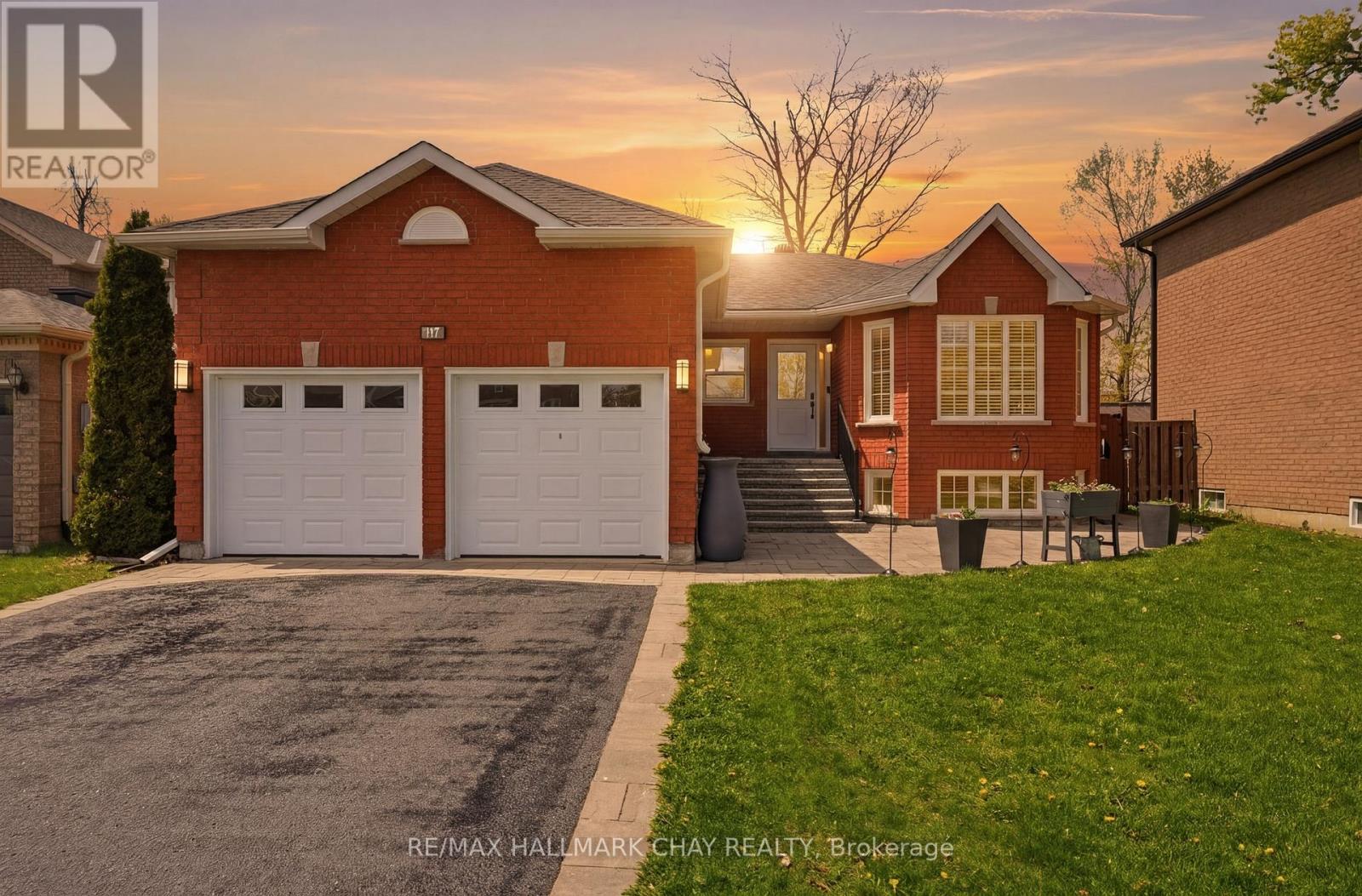 117 Brown Street, Barrie (Holly), Ontario  L4N 7V7 - Photo 1 - S13145358