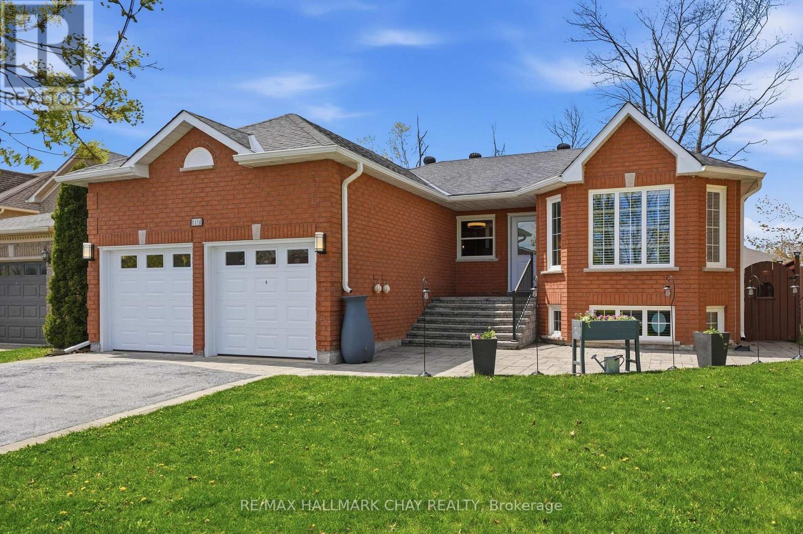 117 Brown Street, Barrie (Holly), Ontario  L4N 7V7 - Photo 2 - S13145358