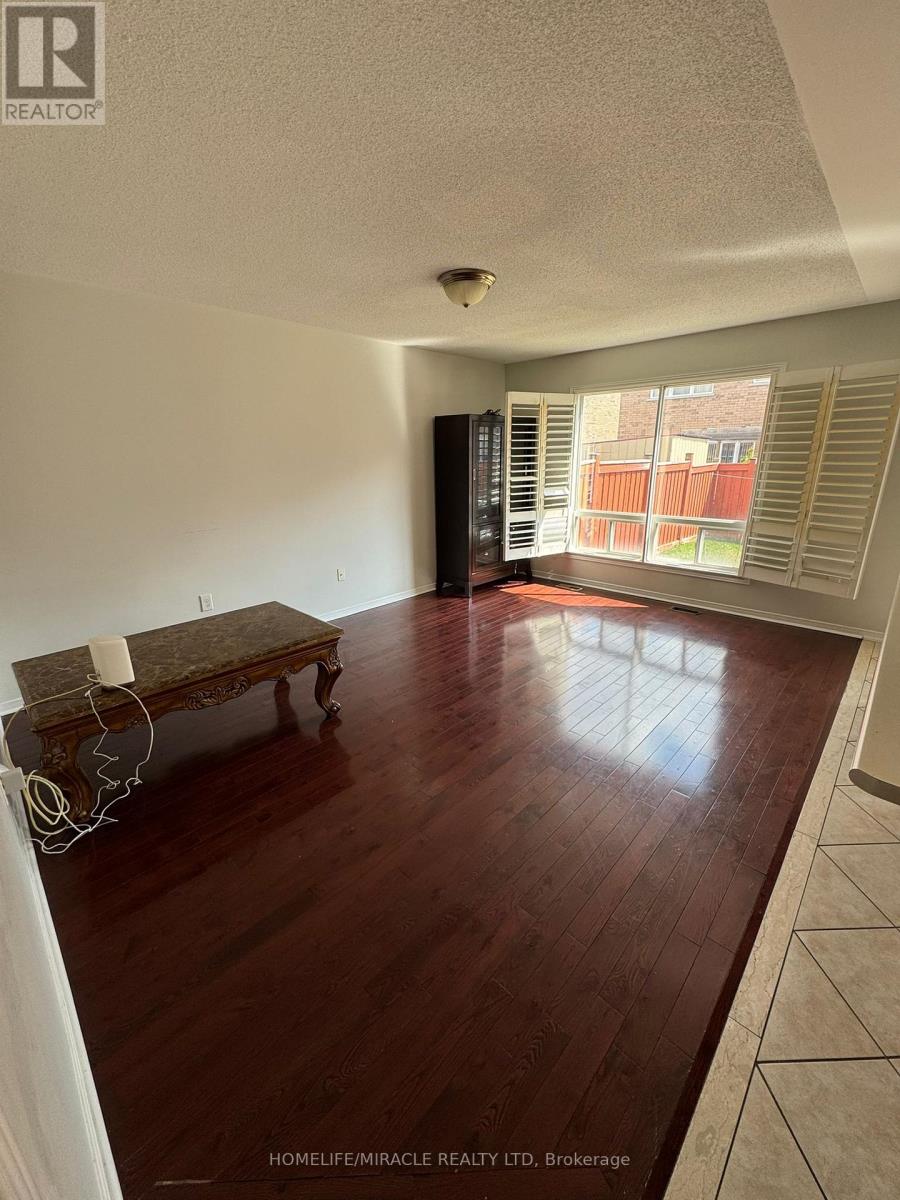95 Sleightholme Crescent, Brampton, Ontario  L6P 3E6 - Photo 4 - W13145192