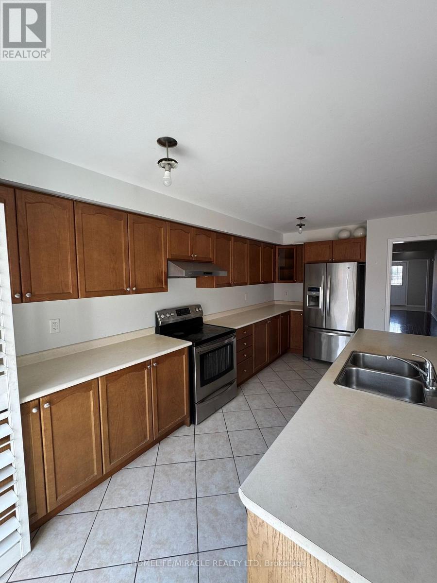 95 Sleightholme Crescent, Brampton, Ontario  L6P 3E6 - Photo 5 - W13145192