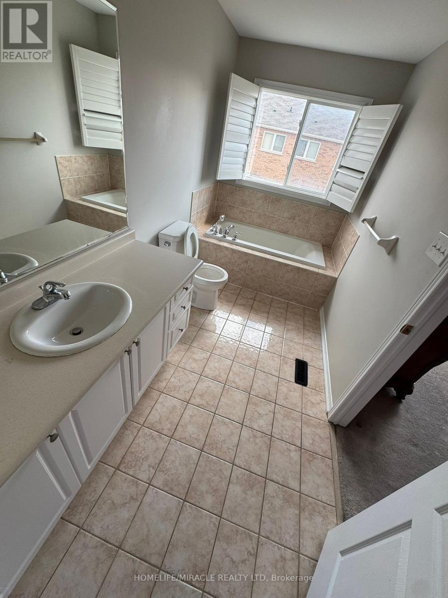 95 Sleightholme Crescent, Brampton, Ontario  L6P 3E6 - Photo 8 - W13145192
