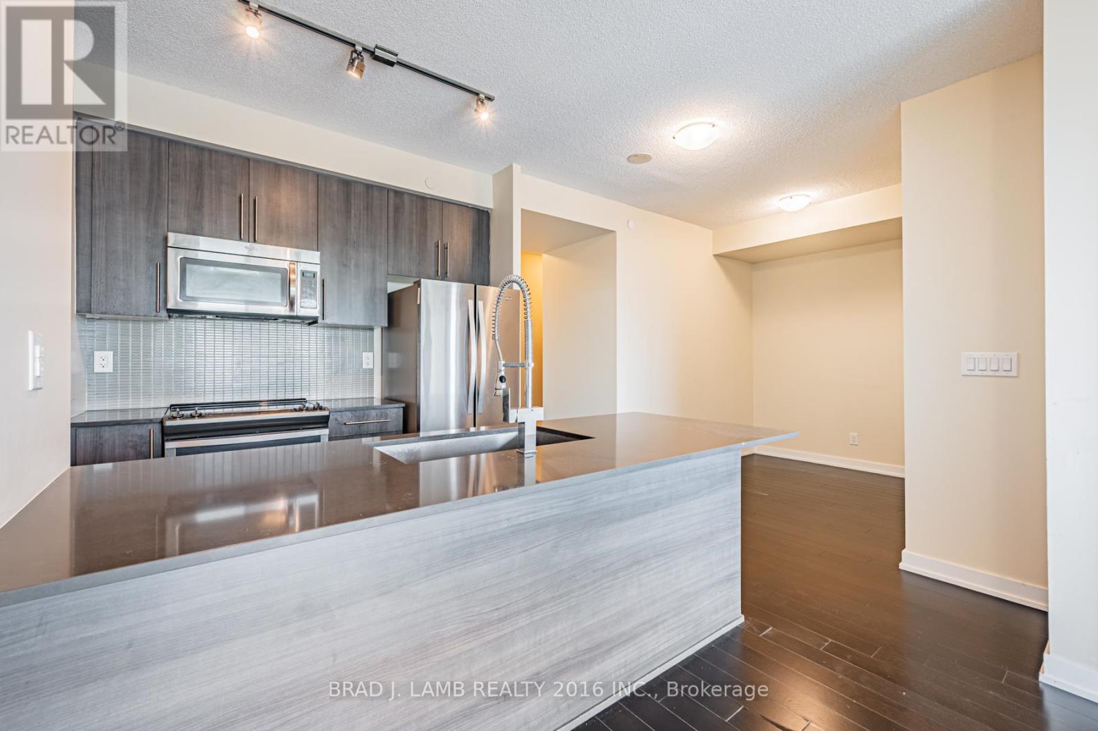 3906 - 4011 Brickstone Mews, Mississauga, Ontario L5B 0J7 - Photo 8 - W13145194
