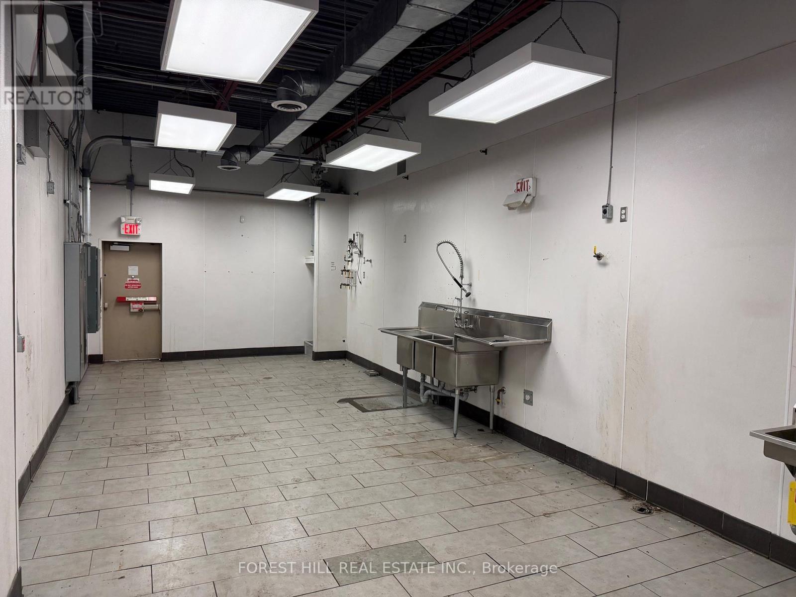 374 Evans Avenue, Toronto, Ontario M8Z 1K6 - Photo 5 - W13145274