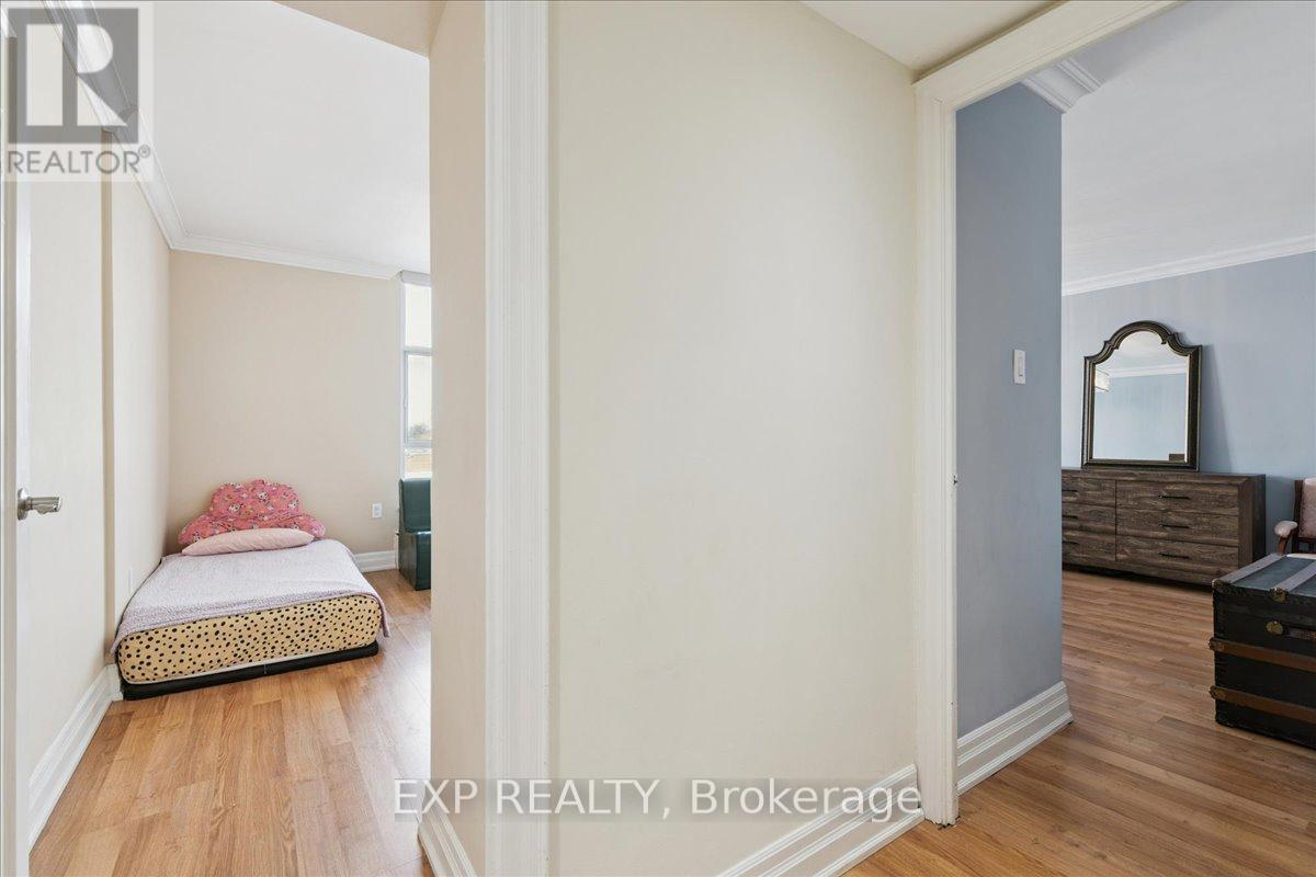 412 - 44 Longbourne Drive, Toronto, Ontario  M9R 2M7 - Photo 8 - W13145378