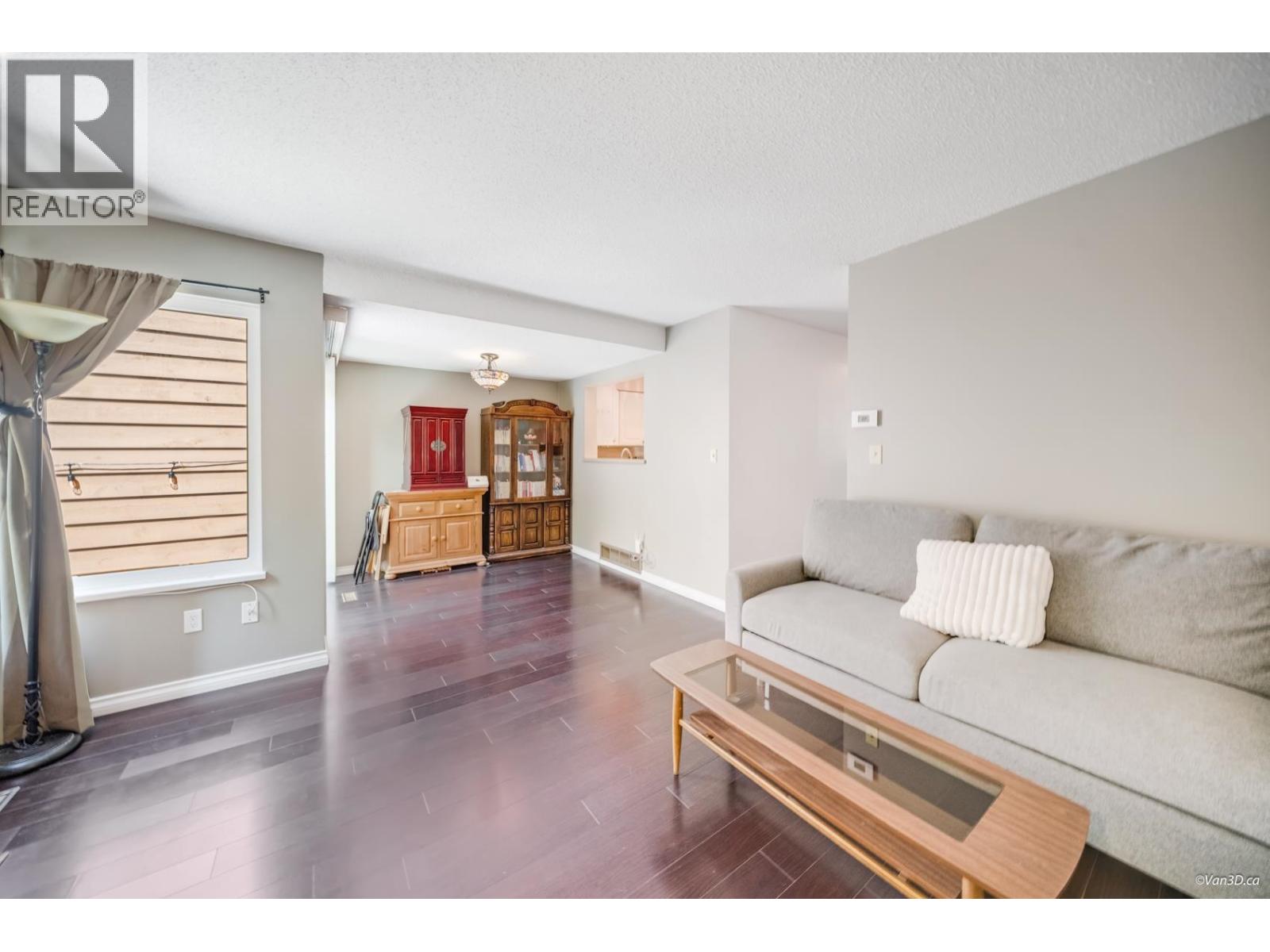 4253 Birchwood Crescent, Burnaby, British Columbia  V5G 4E6 - Photo 10 - R3124935
