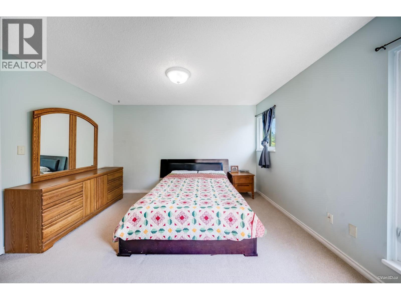4253 Birchwood Crescent, Burnaby, British Columbia  V5G 4E6 - Photo 18 - R3124935