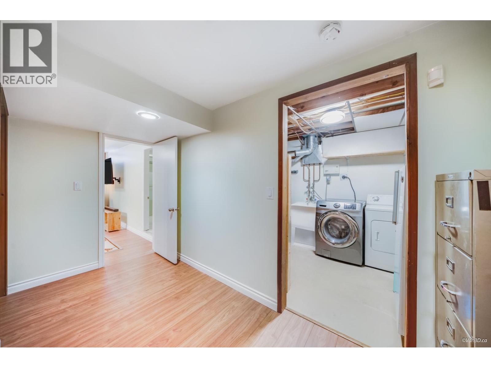 4253 Birchwood Crescent, Burnaby, British Columbia  V5G 4E6 - Photo 23 - R3124935