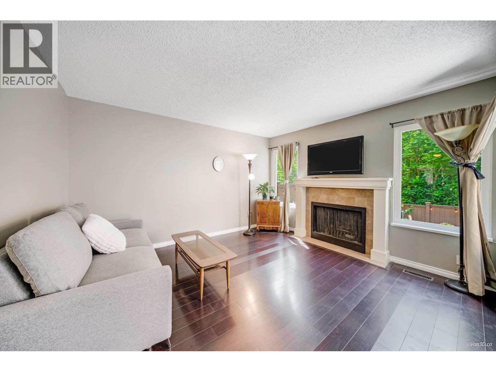 4253 Birchwood Crescent, Burnaby, British Columbia  V5G 4E6 - Photo 8 - R3124935